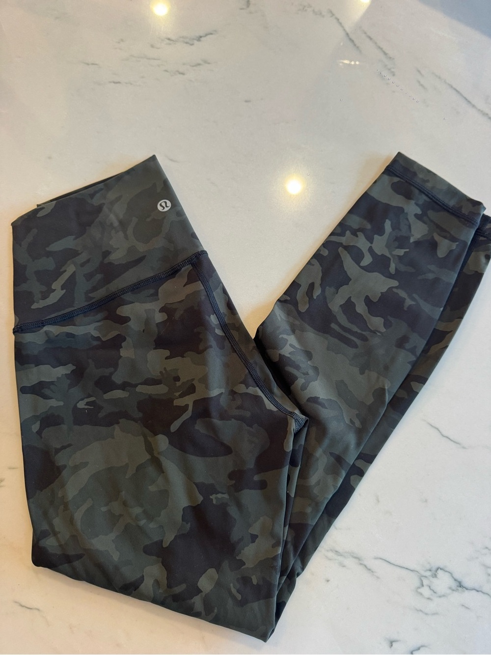 lululemon athletica Wonder Under 7/8 Green Camo Leggings, Size 6